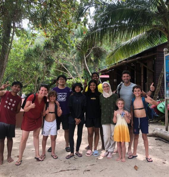 Dive Resort - Team _ volunteers.