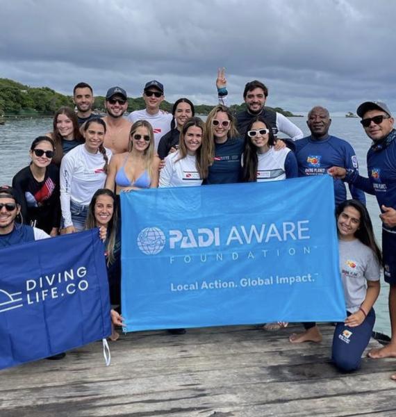 Diving Planet Team ft AWARE